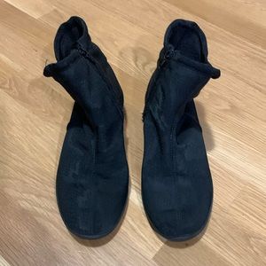 Arcopedico L19 Black Reptile Ankle Boot, size 38 | 7-7.5 M